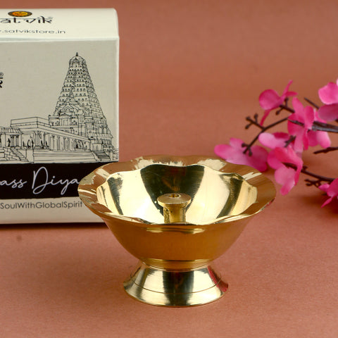 Alluring Lehar Payali Diya With Nobe β Intricately crafted brass diya featuring wave design and center nobe for secure handling during aarti. Indiaβs Largest Pooja Accessories Brand β www.satvikstore.in