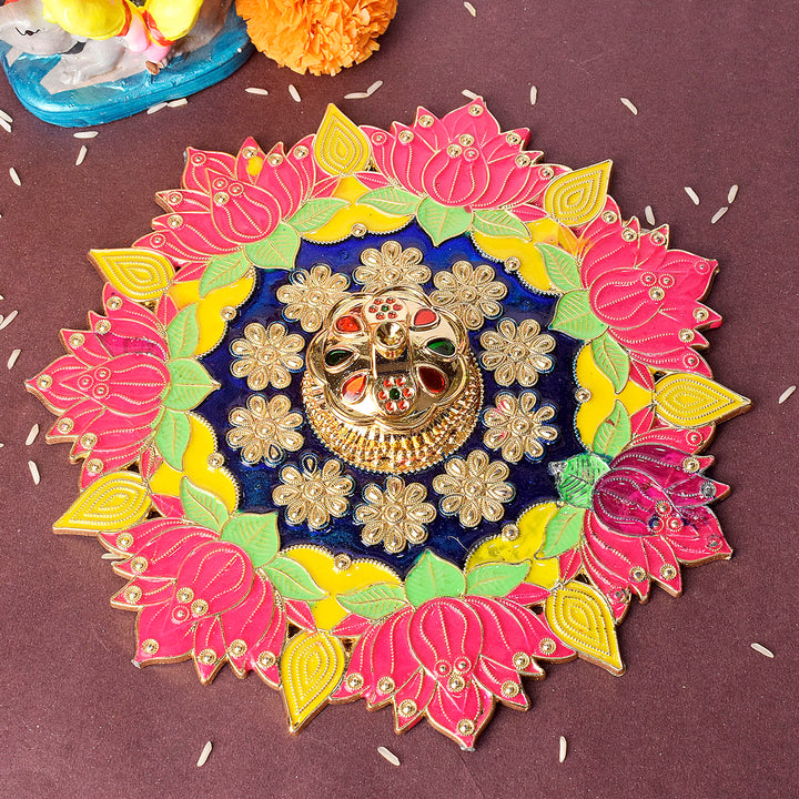 Flower Design Traditional Kumkum Holder β Intricately crafted kumkum box with floral pattern, ideal for storing sacred sindoor or roli during pooja rituals. 
Indiaβs Largest Pooja Accessories Brand β www.satvikstore.in