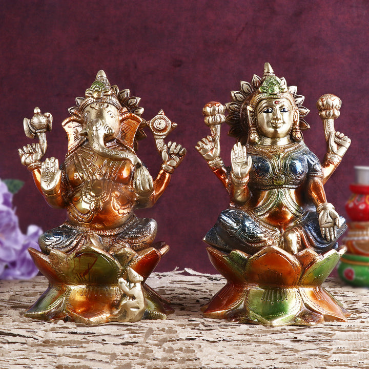 Laxmi Ganesh colorful Murti, which is constructed of virgin-quality brass for persistent use, is a symbol of successful marriages, happiness, and tranquility in relationships. Handmade items created by Indian artisans using contemporary design. Ideal as a gift for an anniversary, wedding, reception, office party, housewarming, home inauguration, or as a farewell present.