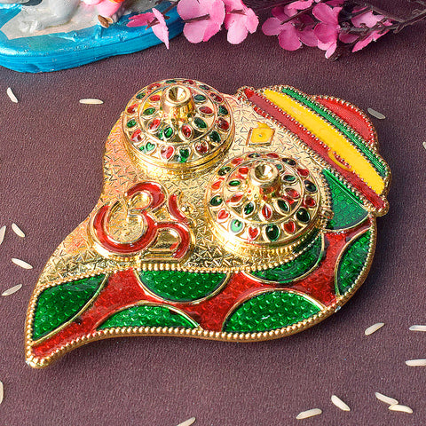 Spiral serenity Shankh-inspired kumkum container designed for traditional rituals and pooja ceremonies.
Indiaβs Largest Pooja Accessories Brand β www.satvikstore.in