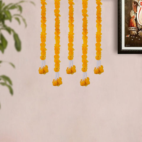 Alluring Orange Backdrop Latkan – Vibrant and decorative backdrop with intricate latkan design, perfect for celebrations and special occasions. India’s Largest Pooja Accessories Brand – www.satvikstore.in